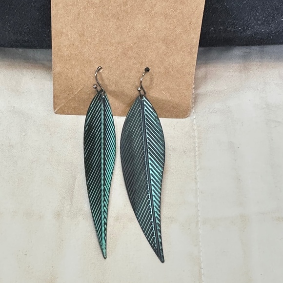 2/$20 Turquoise patina look on metal feather earrings Shepherd hook - Picture 3 of 8